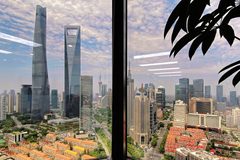 繁华中的传奇：世界广场里全江景办公室 - 缩略图 12