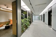 外卖员“关门杀”事件引物业安全争议 - 缩略图 7