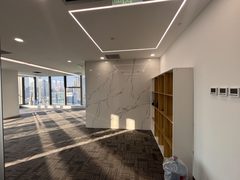 中国红街214平工位区正对走廊 - 缩略图 2