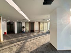 中国红街214平工位区正对走廊 - 缩略图 8