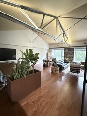 传媒公司炸了！三面采光影棚成流量密码 - 缩略图 5