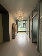 传媒公司炸了！三面采光影棚成流量密码 - 缩略图 11