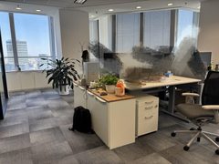 甲方笑疯了：会议室自带全景CBD不怕泄密 - 缩略图 4