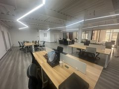 爱工场368平双采光办公空间 - 缩略图 4