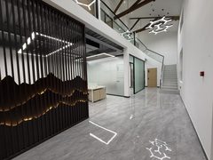 复式独栋带小院，创意办公新选择 - 缩略图 3