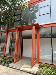 东五环管庄复式二层带独立门头办公室实景图 2