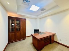 东方梅地亚738平米东南向隔断工位 - 缩略图 11