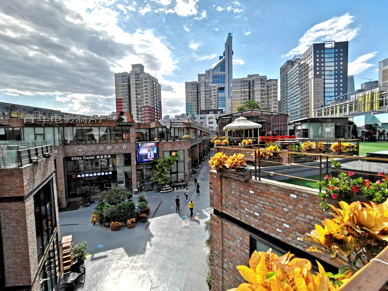 CBD现房 东郎产业园 300米地铁 多功能空间