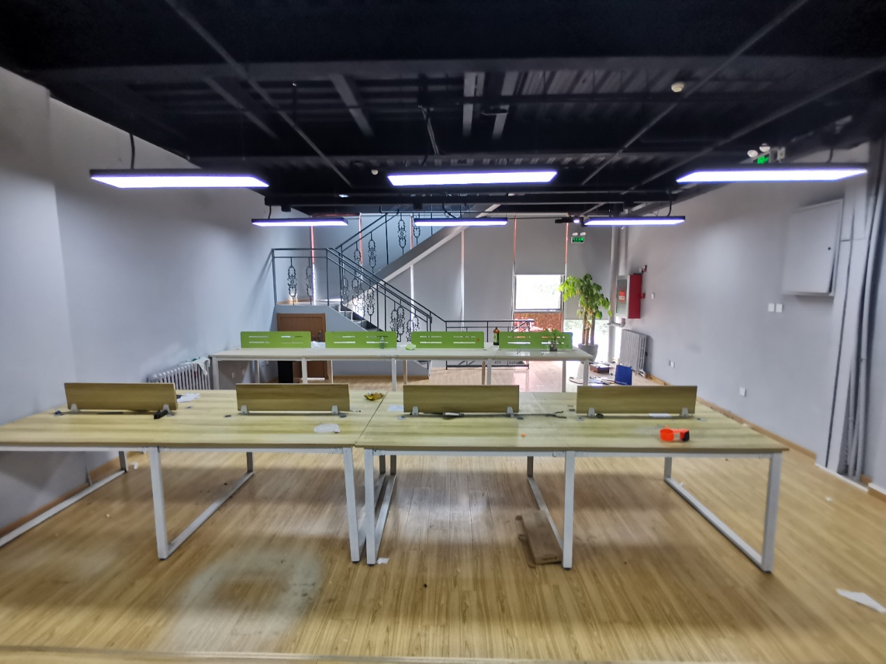 中传北广独栋440平朝南办公