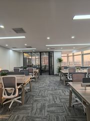 1601室西南朝向，18工位带家具，层高2.46米 - 缩略图 6