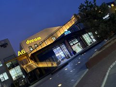 地铁口办公，通勤省时高效 - 缩略图 2