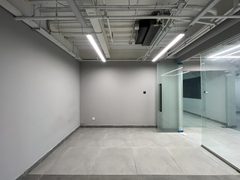 常营梦谷300平 东向采光 2个隔断20工位 - 缩略图 3