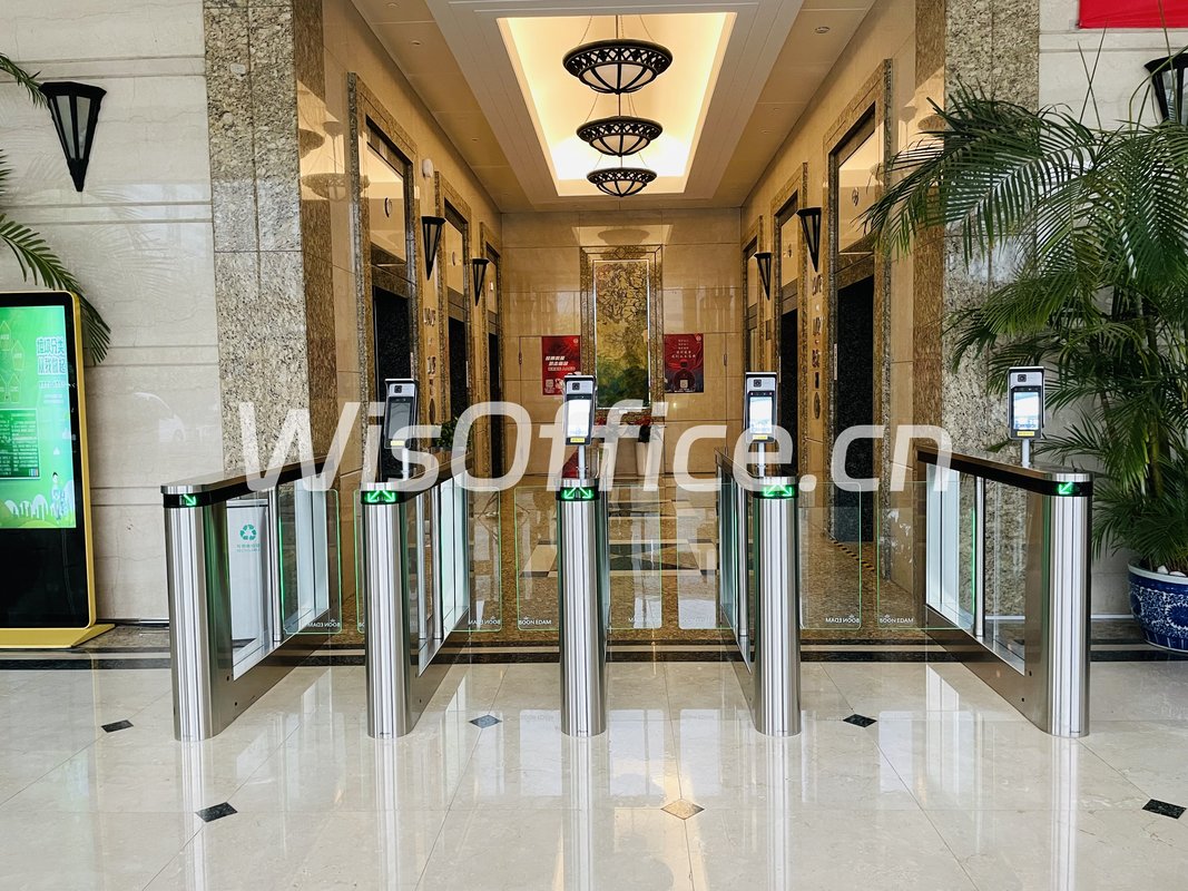 建国门地标220平方正空间带飘窗 - 首图