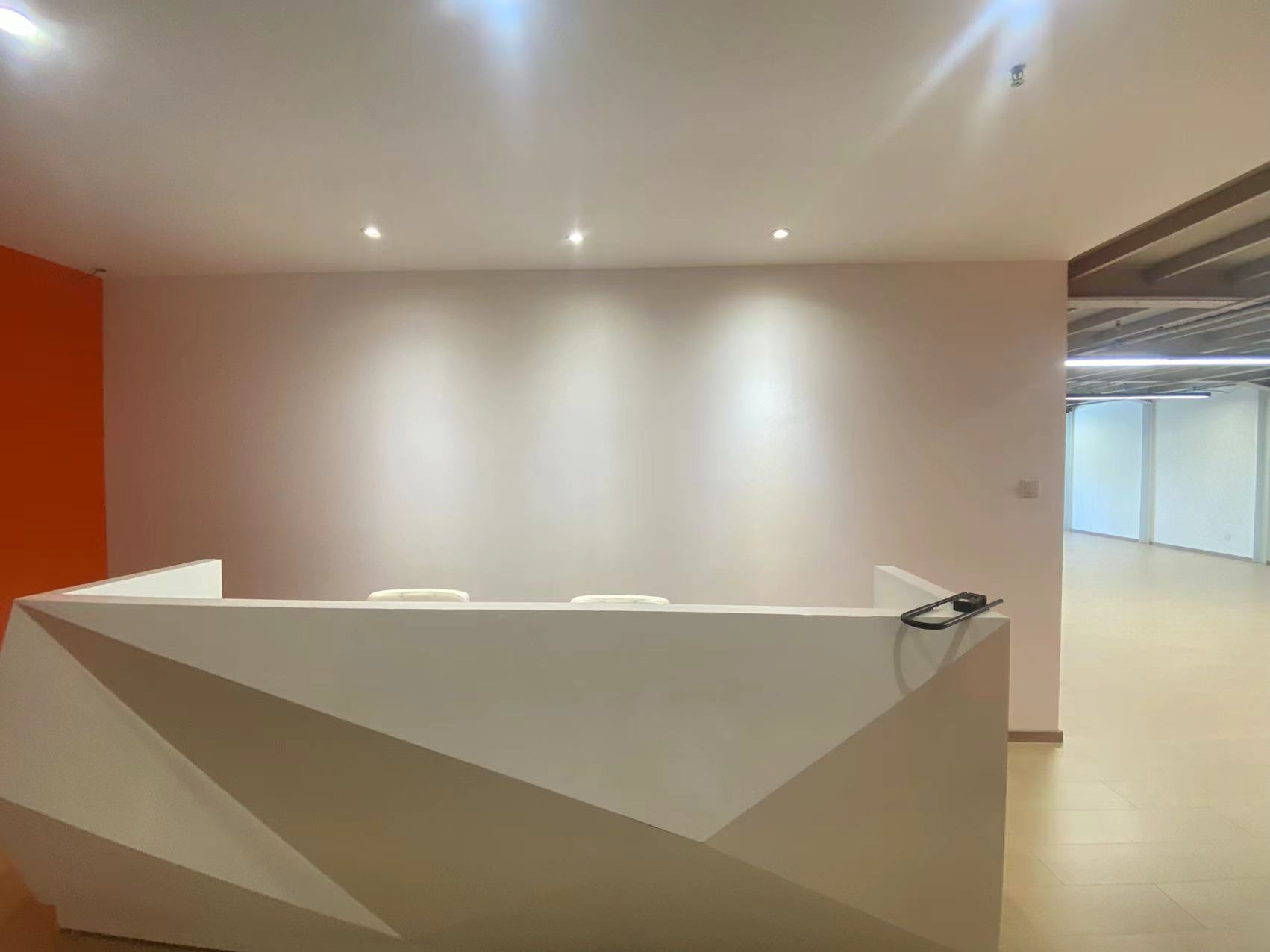 朝阳创意园朝南大平层，通勤超方便