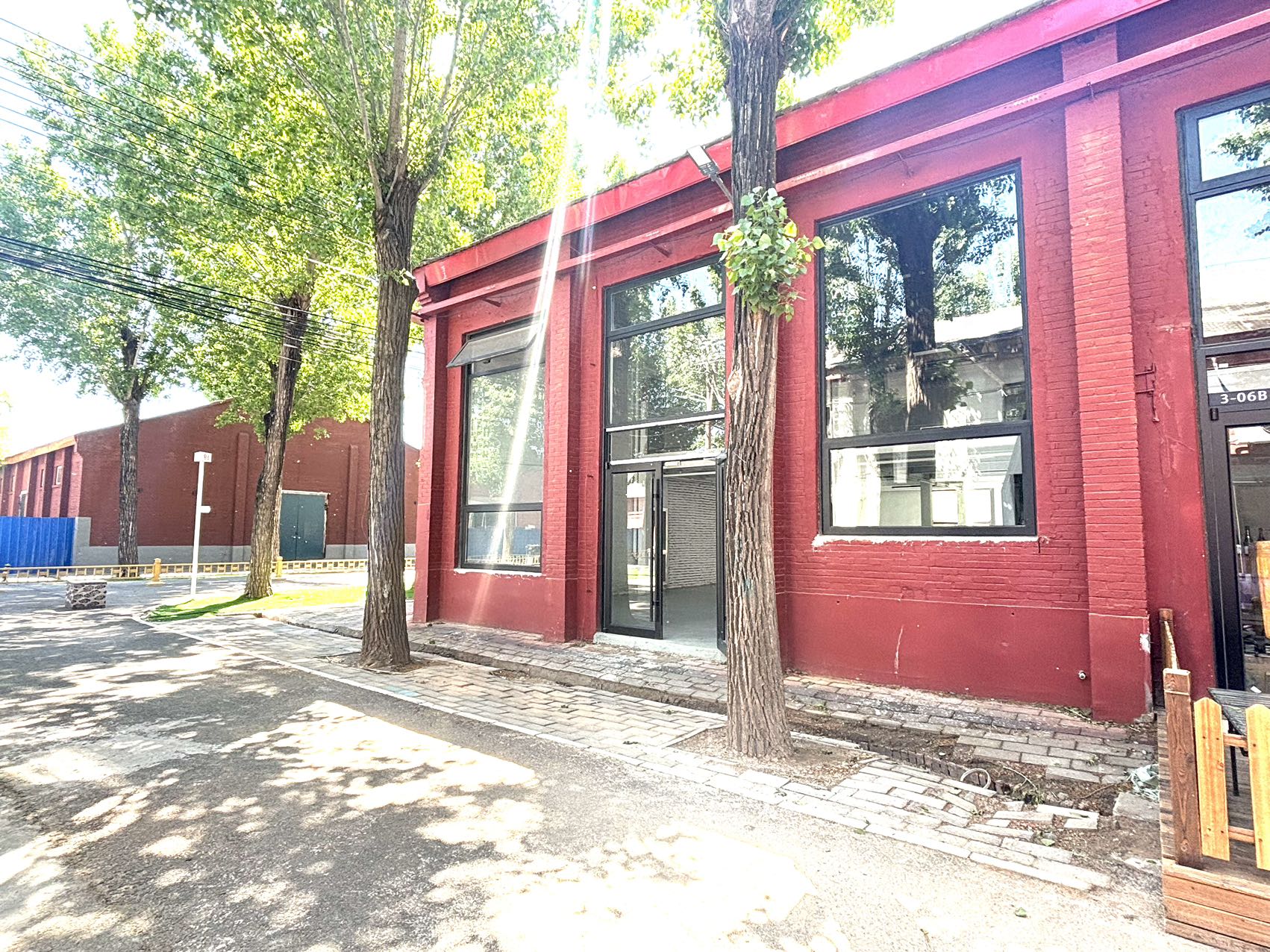 广渠路独栋376平 落地窗带院子