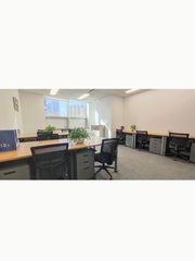 东三环落地窗工位，我好喜欢 - 缩略图 1