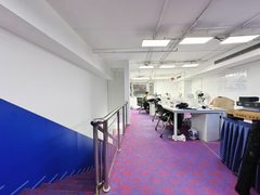 260㎡精装修，地铁旁价格能聊 - 缩略图 20