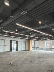 今天来看房，国锐广场的落地窗太赞了 - 缩略图 1