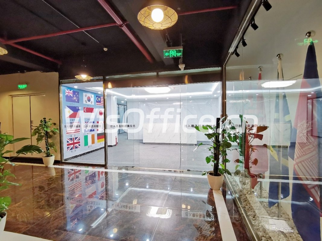 东五环文创园560平落地窗工位 - 首图