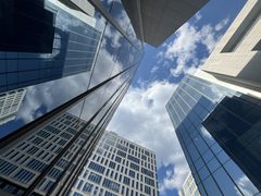 今天来看房，子拓国际广场的挑空大堂太震撼 - 缩略图 2