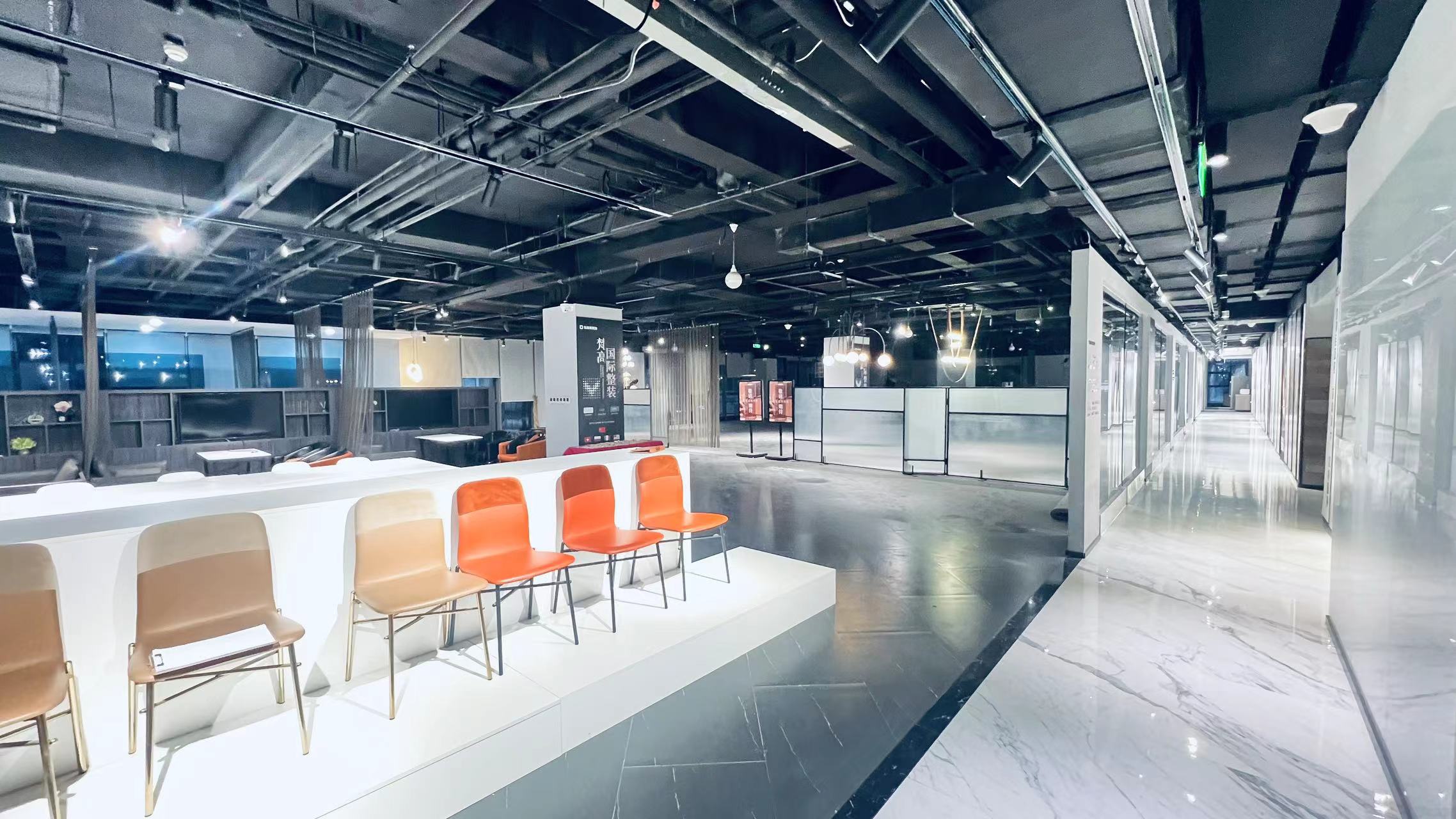 新华国际广场6000平现房 三地铁