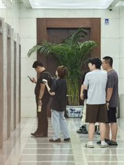办公室选址中，我好喜欢XX大厦落地窗 - 缩略图 7