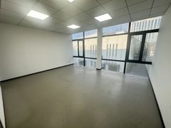 三层独栋传媒产业园，露台工位齐全 - 缩略图 8