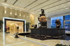 环球贸易中心305平落地窗大堂挑空 - 缩略图 2