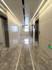 办公室能晒背？理工国际教育交流大厦6工位啥体验 - 缩略图 5