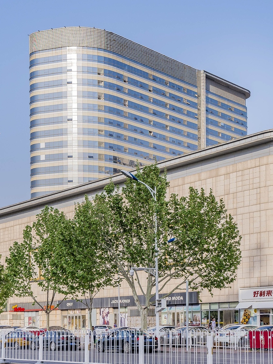 推荐瑞都国际中心107平南向工位10个