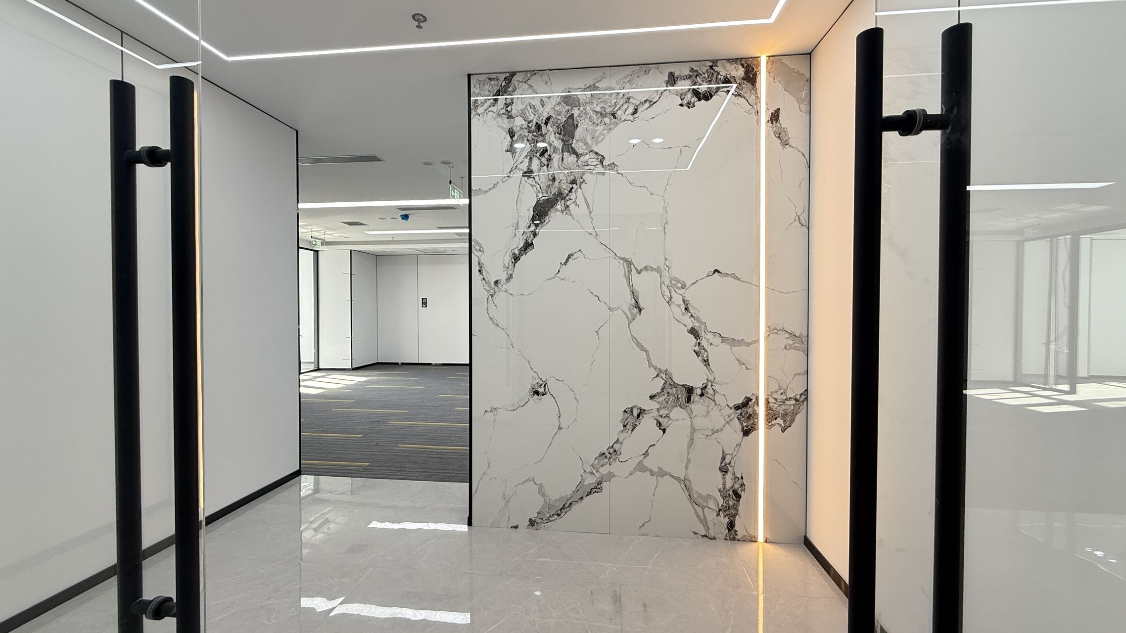 中关村现房 科贸电子城4隔断 南向采光