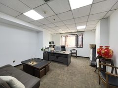 老板笑疯：650㎡地铁口工位100个 - 缩略图 7