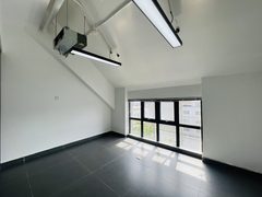 地铁站旁创意办公空间 - 缩略图 6