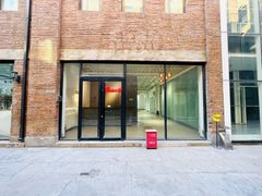 设计圈爆火：明黄楼梯秒变创意秀场 - 缩略图 2