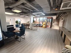 真房｜远中悦莱大厦 |400平｜5.5元｜全包拎包入住 - 缩略图 4