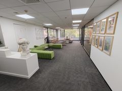 真房｜远中悦莱大厦 |400平｜5.5元｜全包拎包入住 - 缩略图 8