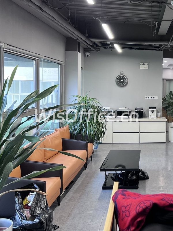 好房推荐 871平影视遗留装修适合干什么呢 - 首图