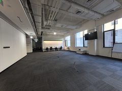 龙湖蓝海引擎 975㎡整层定制办公 - 缩略图 1