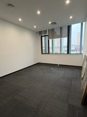 龙湖蓝海引擎450平 5.1米层高 6隔断 - 缩略图 10