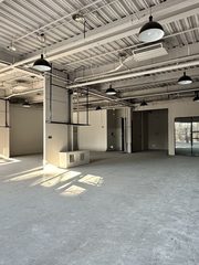 338㎡价格可谈南向落地窗 - 缩略图 3