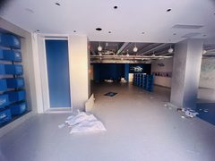 🌳城市绿洲里的办公角落 - 缩略图 2