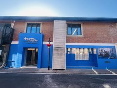 🌳城市绿洲里的办公角落 - 缩略图 1