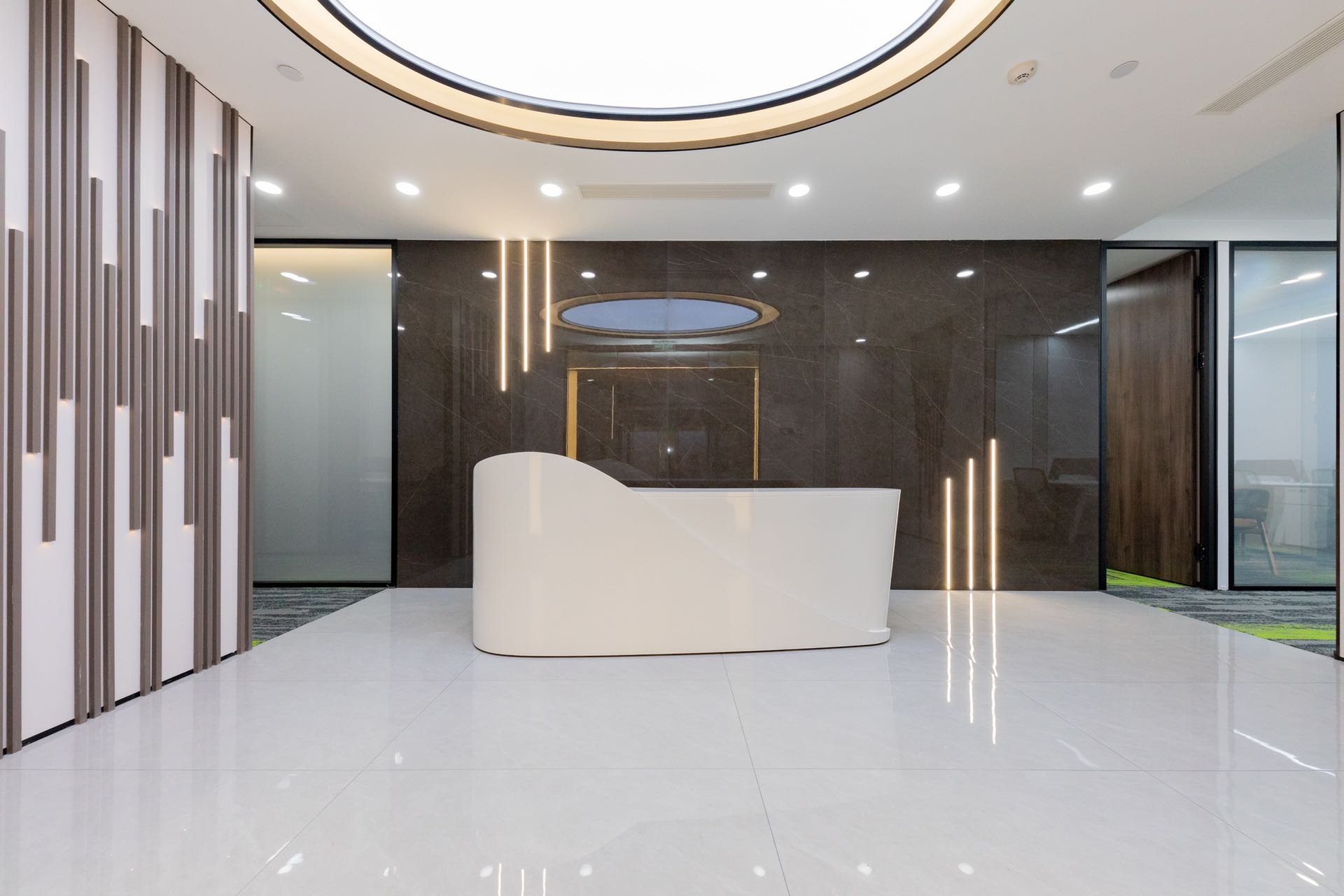 真房｜骏豪·中央公园广场 |460平｜6元｜上盖地铁