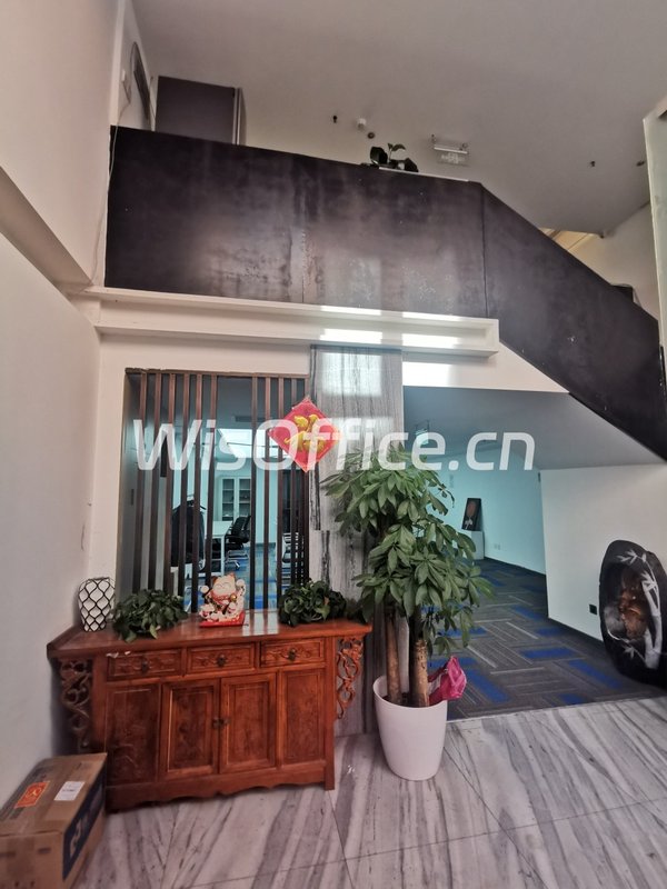 813创意园447平复式三层采光好 - 首图