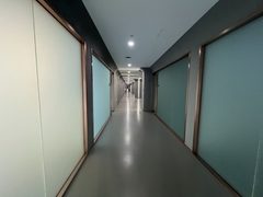 亦庄地标｜827平米办公空间｜舰队式排列 - 缩略图 12